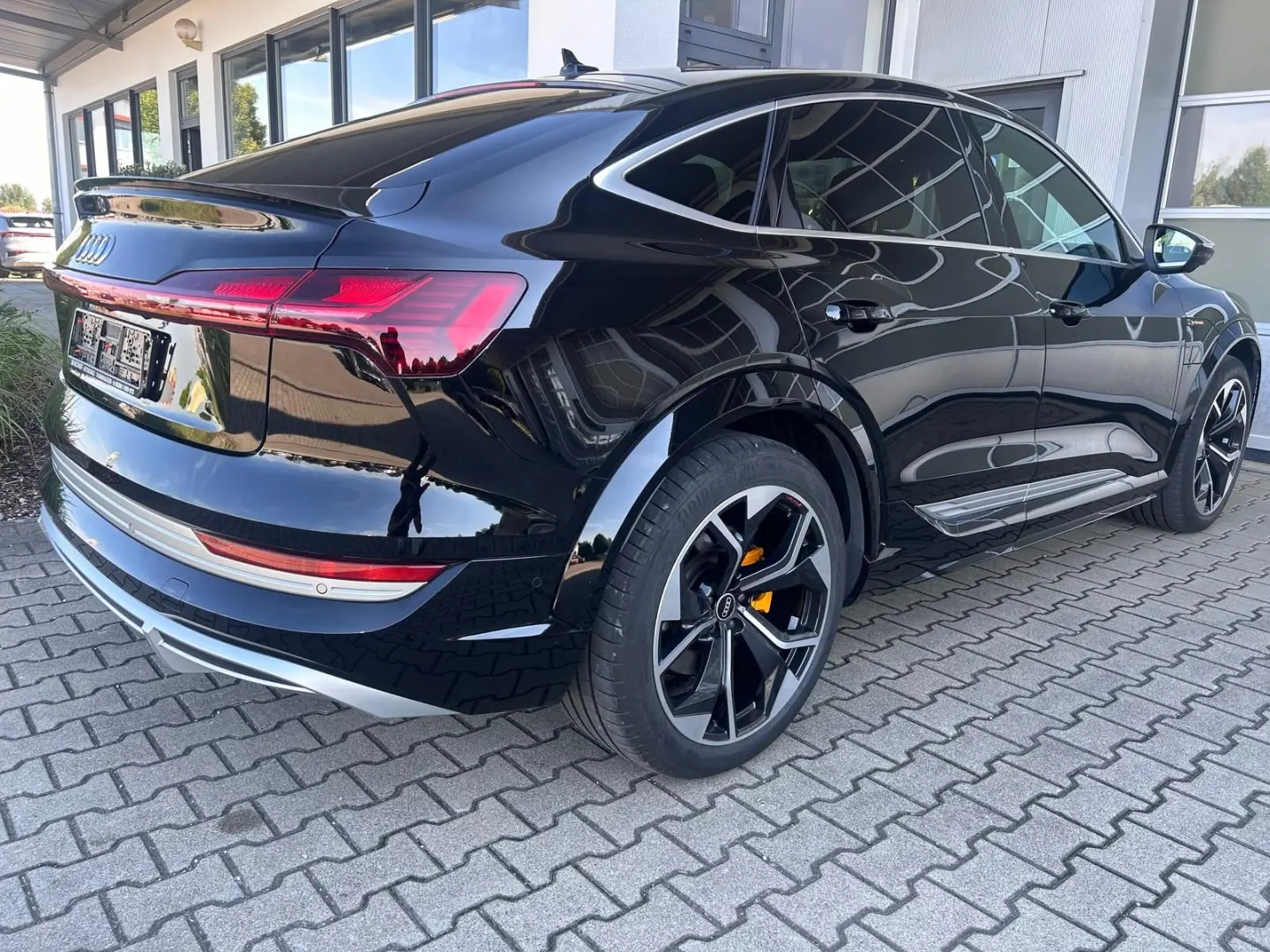 e-tron 55 Sportback S quattro HUD NP 117.210.-€