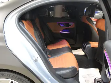 C 200 4Matic AMG-LINE