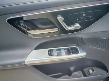 Mercedes-Benz GLC 300 4Matic 9G-TRONIC AMG Line Advanced