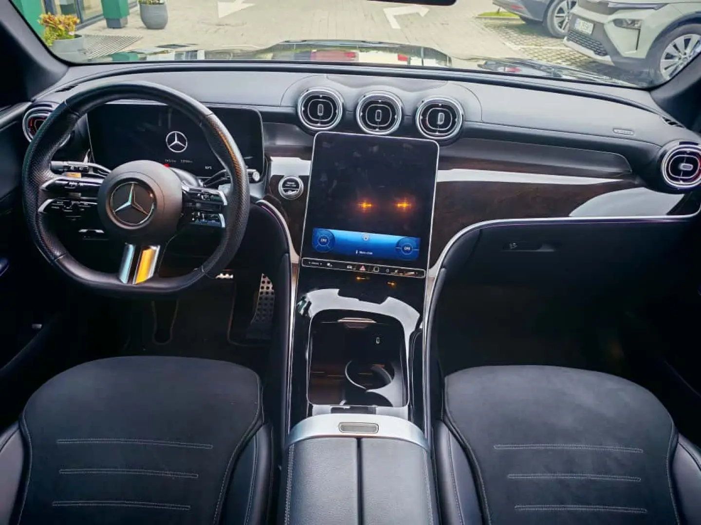 Mercedes-Benz GLC 300 4Matic 9G-TRONIC AMG Line Advanced