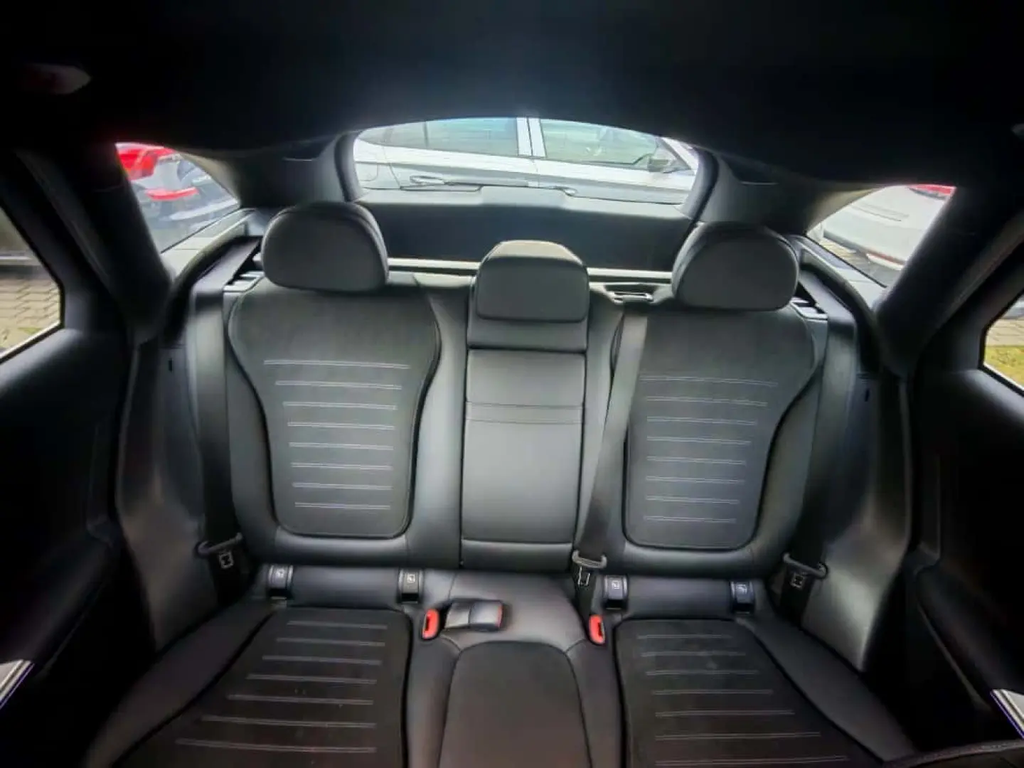 Mercedes-Benz GLC 300 4Matic 9G-TRONIC AMG Line Advanced