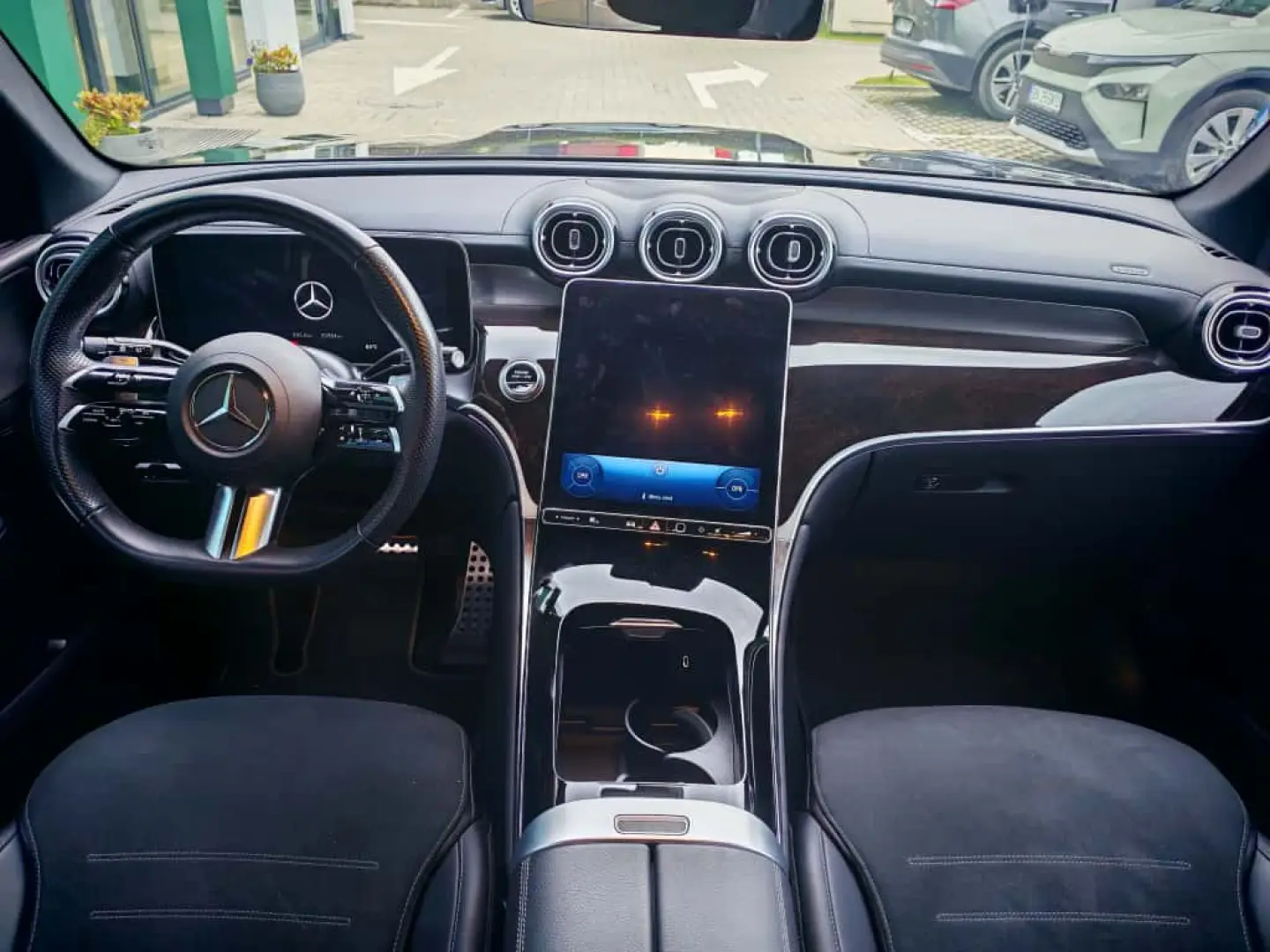 Mercedes-Benz GLC 300 4Matic 9G-TRONIC AMG Line Advanced