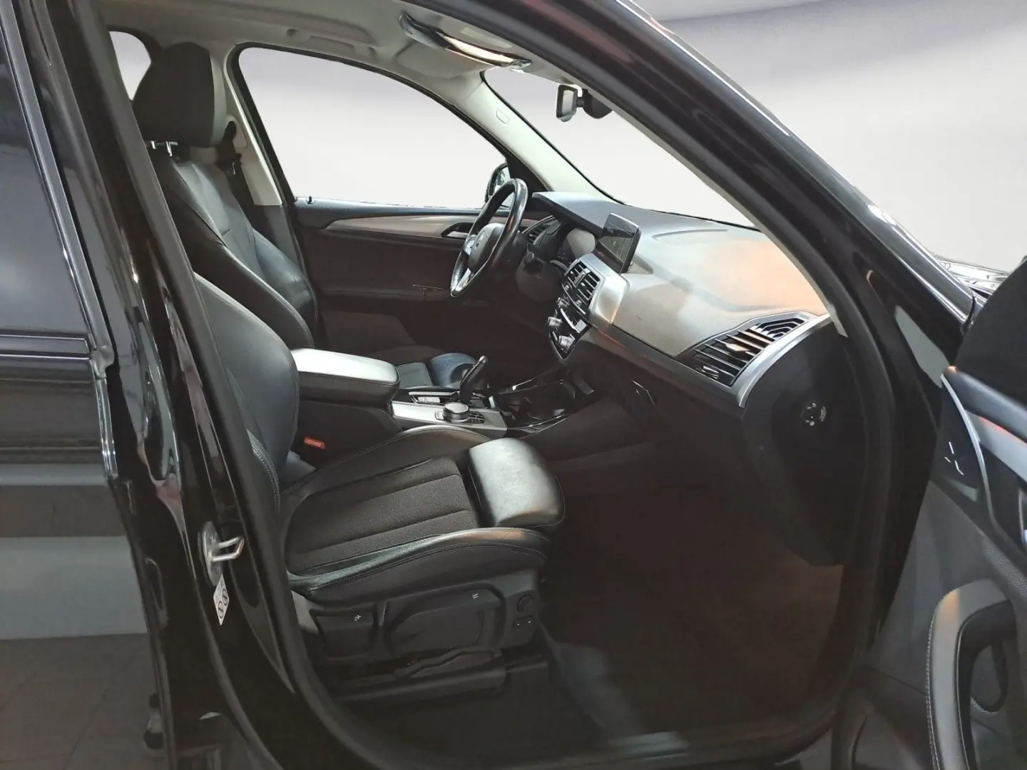 X3 xDrive20d xLine AT Navi Bluetooth PDC MP3 Sch