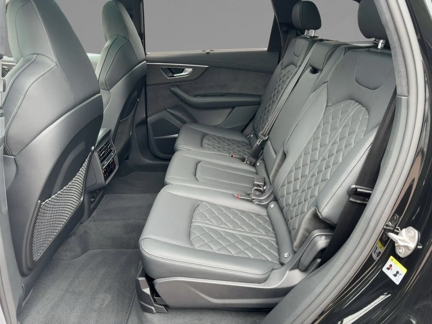 SQ7 SUV TFSI 373(507) kW(PS) tiptronic UPE 155.7