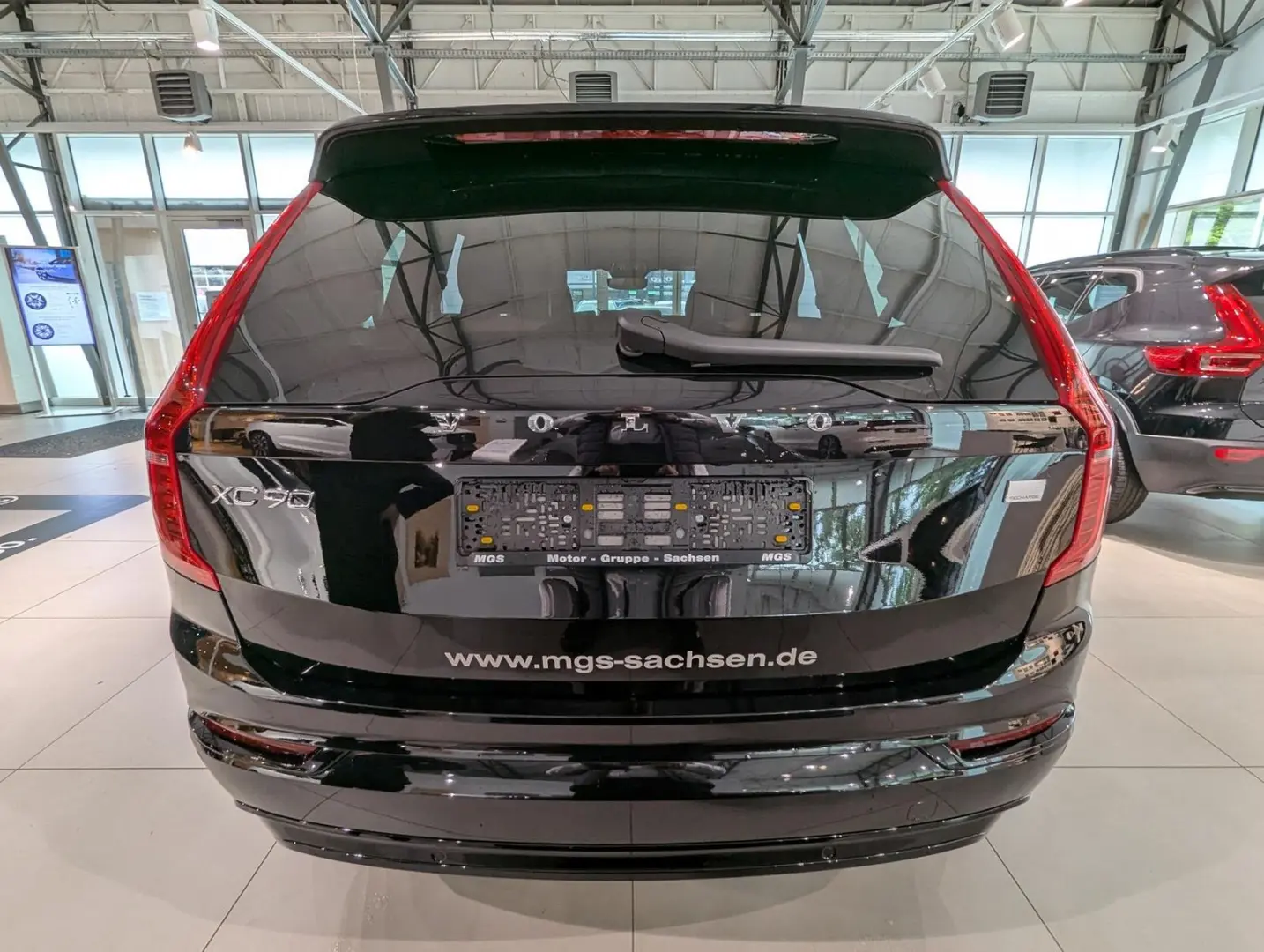 XC90 Ultra Dark Recharge Plug-In Hybrid AWD