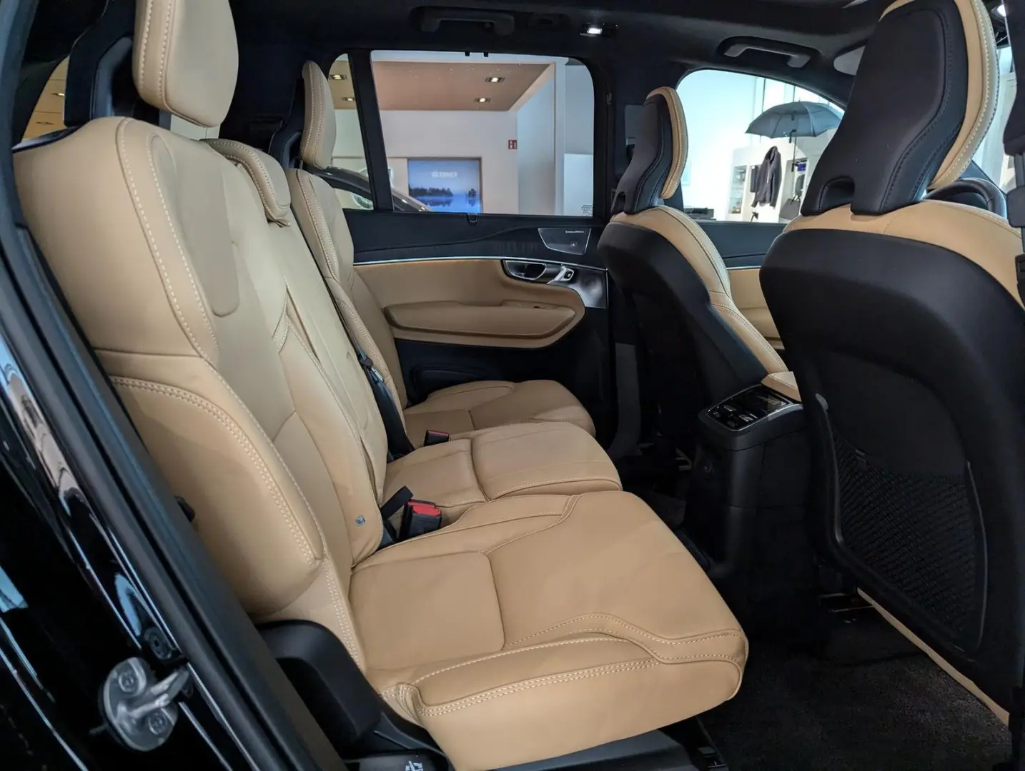 XC90 Ultra Dark Recharge Plug-In Hybrid AWD