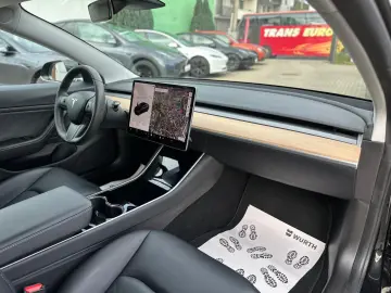 TESLA Model 3 Long Range AWD • 91% SOH