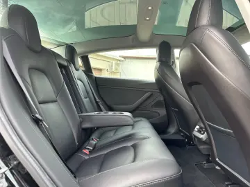 TESLA Model 3 Long Range AWD • 91% SOH