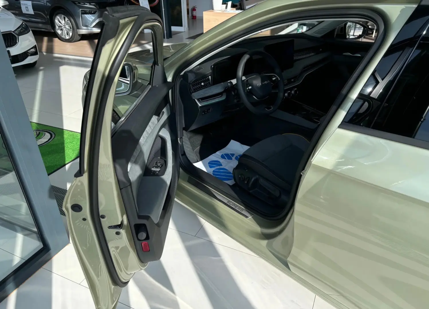 Skoda Superb 2.0 TDI 193 CP 4x4 DSG Sportline