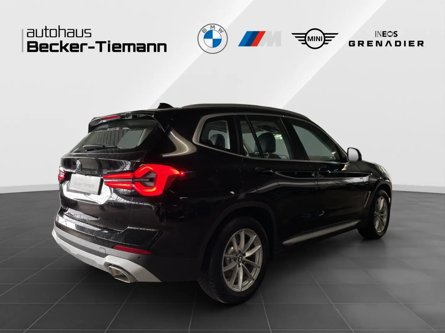 X3 xDrive20d AHK   Pano.Dach   LED   Kamera etc.
