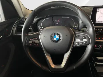 X3 xDrive20d AHK   Pano.Dach   LED   Kamera etc.