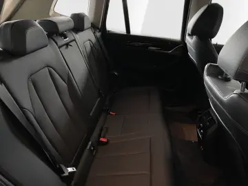 X3 xDrive20d AHK   Pano.Dach   LED   Kamera etc.