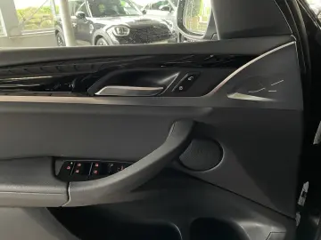X3 xDrive20d AHK   Pano.Dach   LED   Kamera etc.