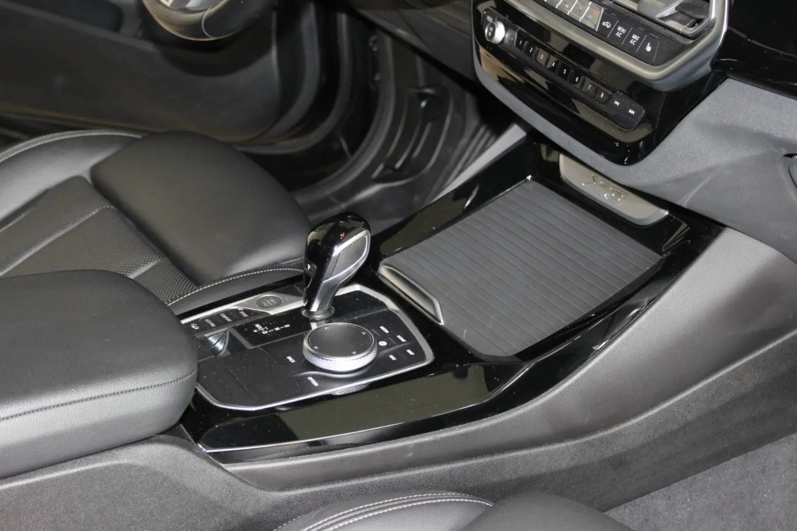 X3 xDrive 20d Live Cockpit LED AHK Sports. 19