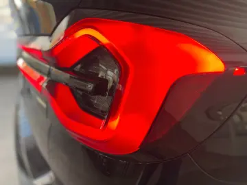 X3 xDrive 20d AHK HIFI KeylessGo KAM