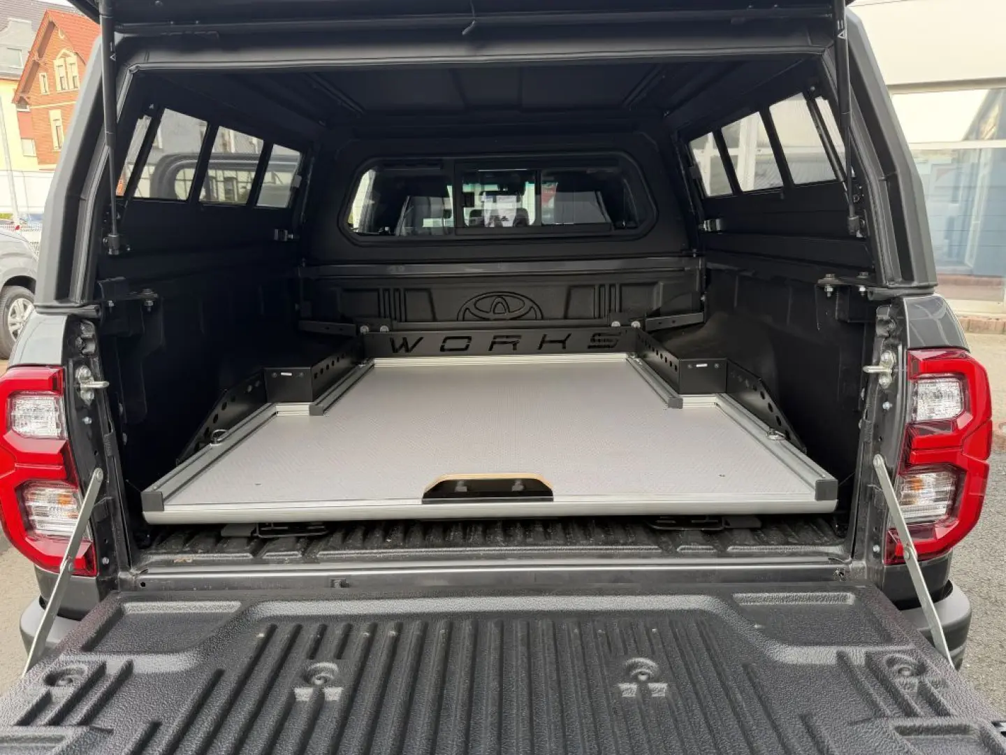 HiLux 4x4 Double Cab Invincible