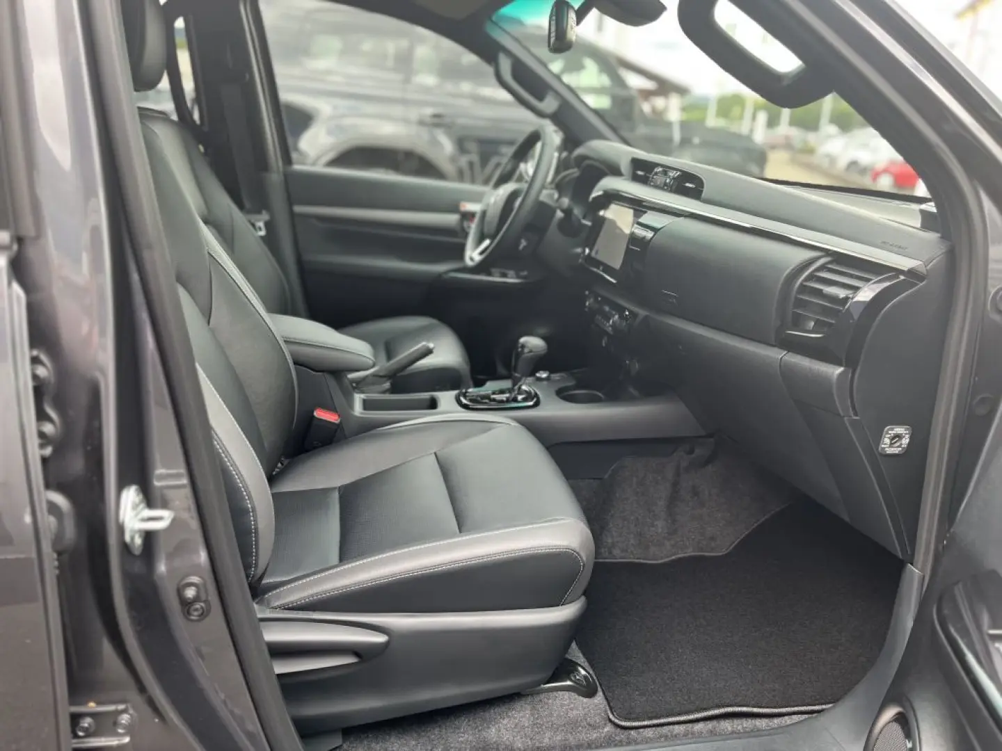 HiLux 4x4 Double Cab Invincible