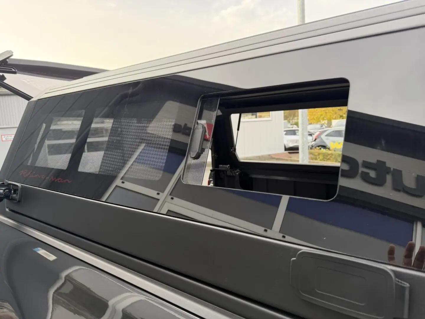 HiLux 4x4 Double Cab Invincible