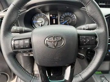 HiLux 4x4 Double Cab Invincible