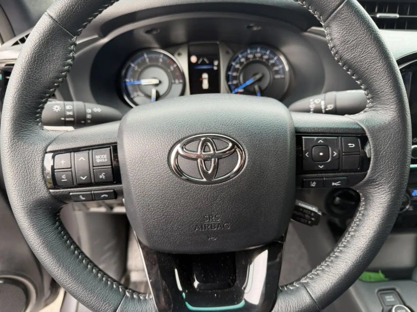 HiLux 4x4 Double Cab Invincible