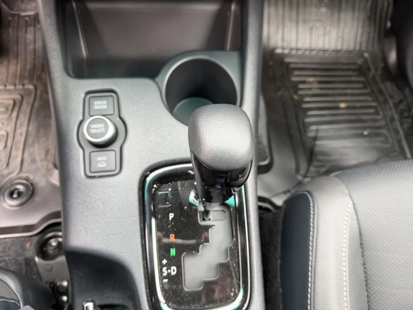 HiLux 4x4 Double Cab Invincible