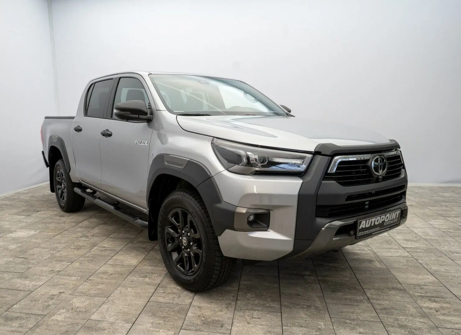 Hilux 2.8 D4-D Invincible MY2025 Mild HYBRID AHK