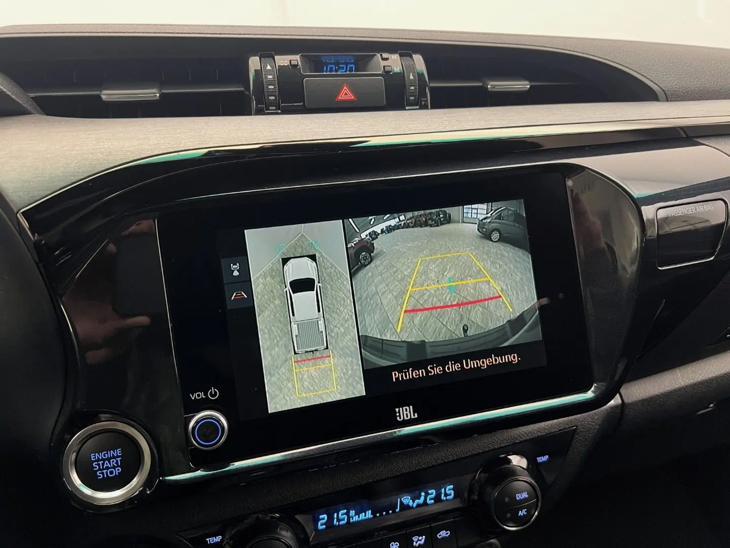 Hilux 2.8 D4-D Invincible MY2025 Mild HYBRID AHK