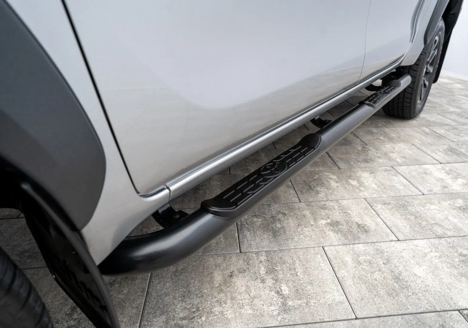 Hilux 2.8 D4-D Invincible MY2025 Mild HYBRID AHK