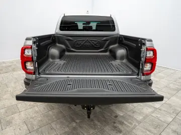 Hilux 2.8 D4-D Invincible MY2025 Mild HYBRID AHK