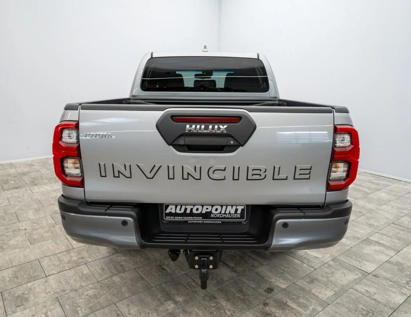 Hilux 2.8 D4-D Invincible MY2025 Mild HYBRID AHK