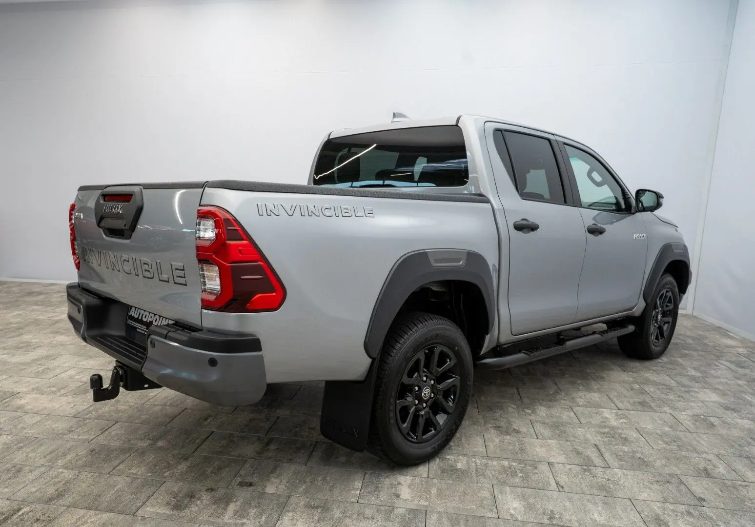 Hilux 2.8 D4-D Invincible MY2025 Mild HYBRID AHK