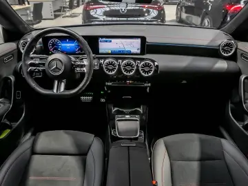 CLA 200 AMG LINE AHK KEYLESS DISTRONIC TOTWINKEL