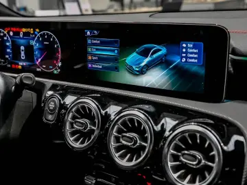 CLA 200 AMG LINE AHK KEYLESS DISTRONIC TOTWINKEL