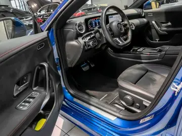 CLA 200 AMG LINE AHK KEYLESS DISTRONIC TOTWINKEL