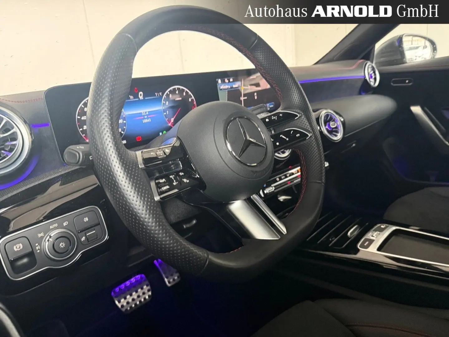 CLA 180 Coupé AMG-Line KeylessGo LED Kamera Navi