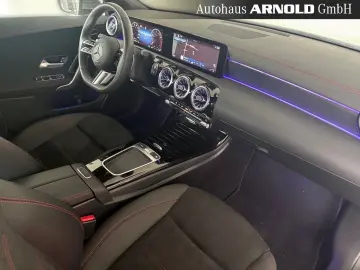 CLA 180 Coupé AMG-Line KeylessGo LED Kamera Navi