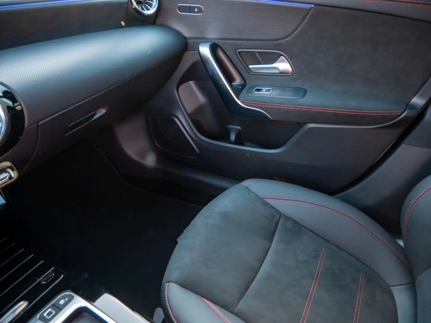 CLA 200 d Coupé AMG Line AHK Distr MULTIBEAM Kam