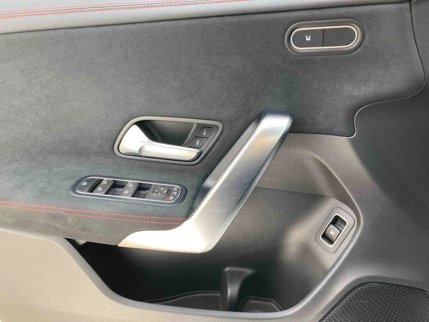 CLA 250 e AMG MBUX Night Pano SOUND LED Kamera