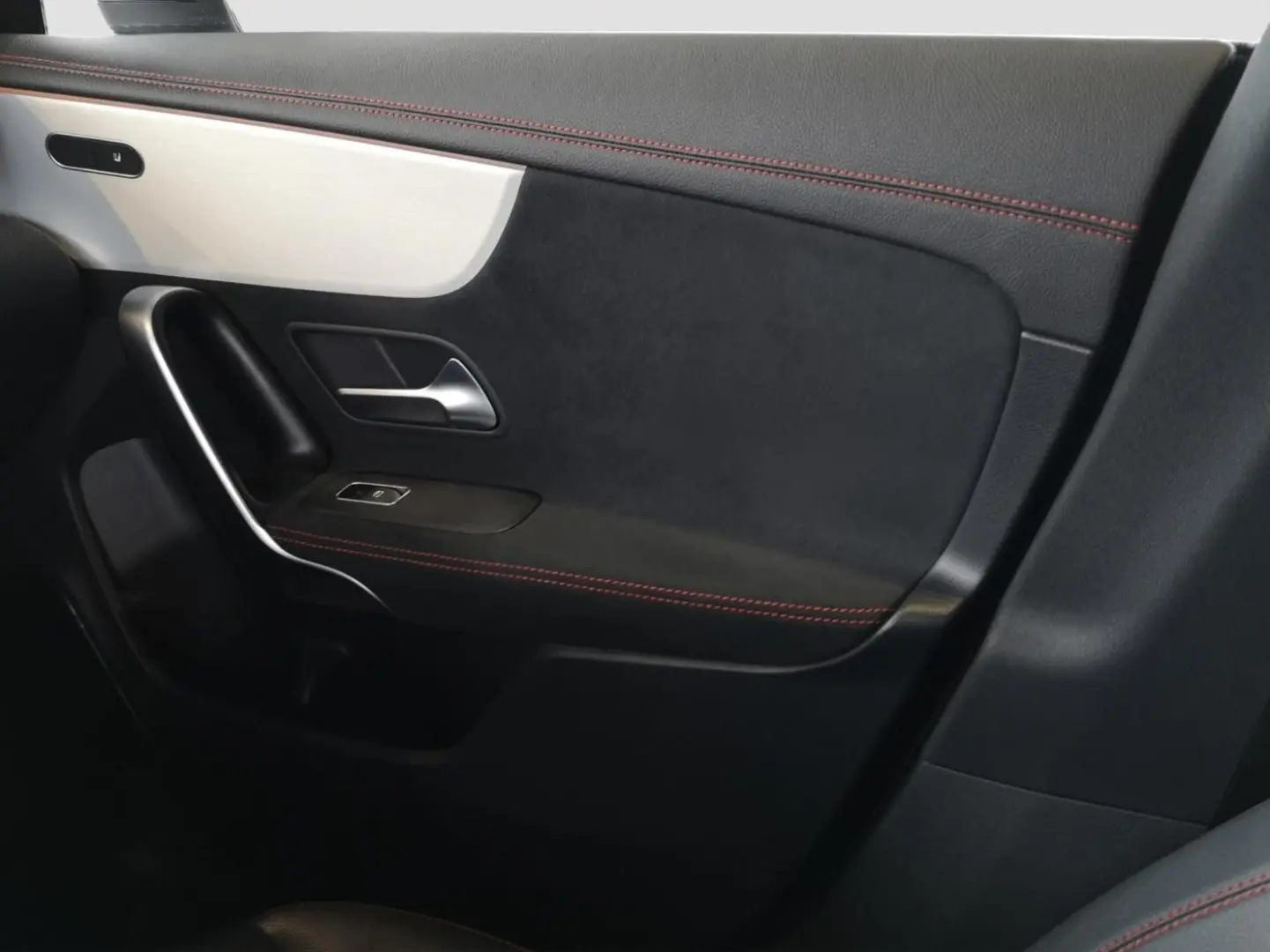 CLA 250 e  AMG Multibeam Pano Night Burmester