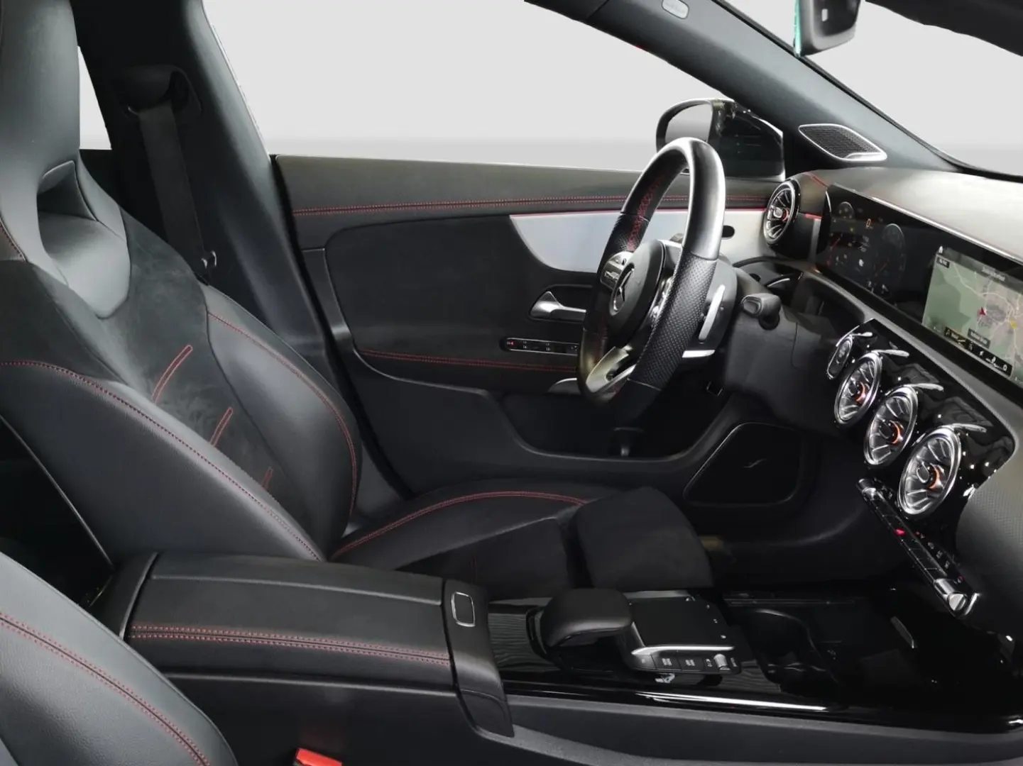 CLA 250 e  AMG Multibeam Pano Night Burmester