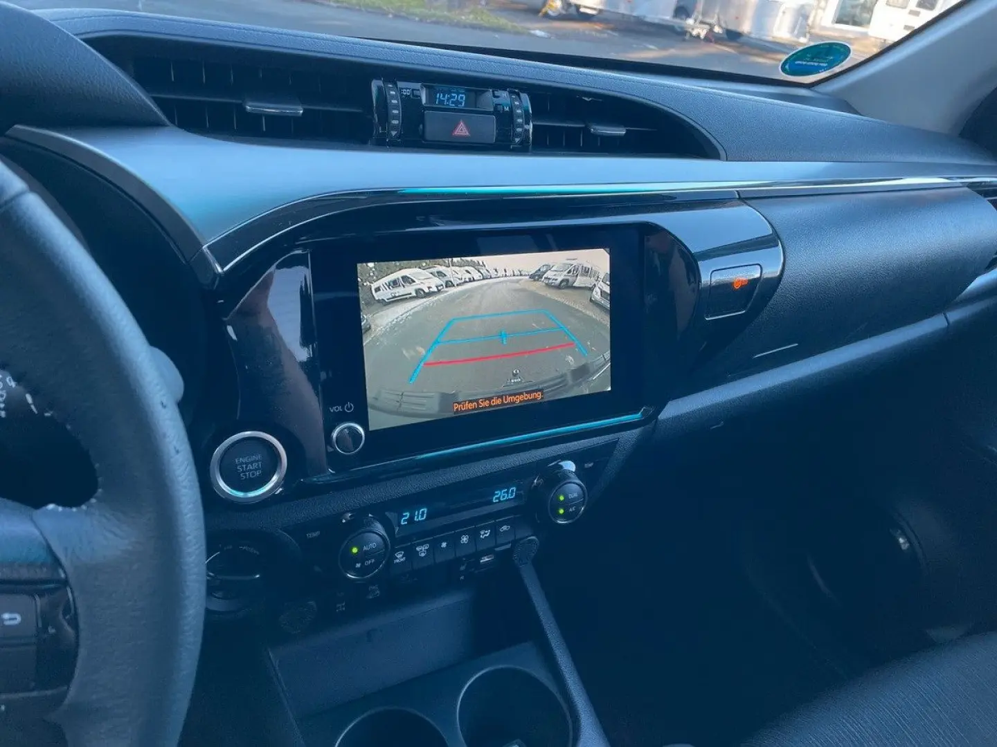 Hilux 2.4D 4x4 Double Cab Comfort  AHK 2xPDC NAV