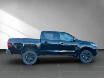 Hilux 2.4D 4x4 Double Cab Comfort  AHK 2xPDC NAV