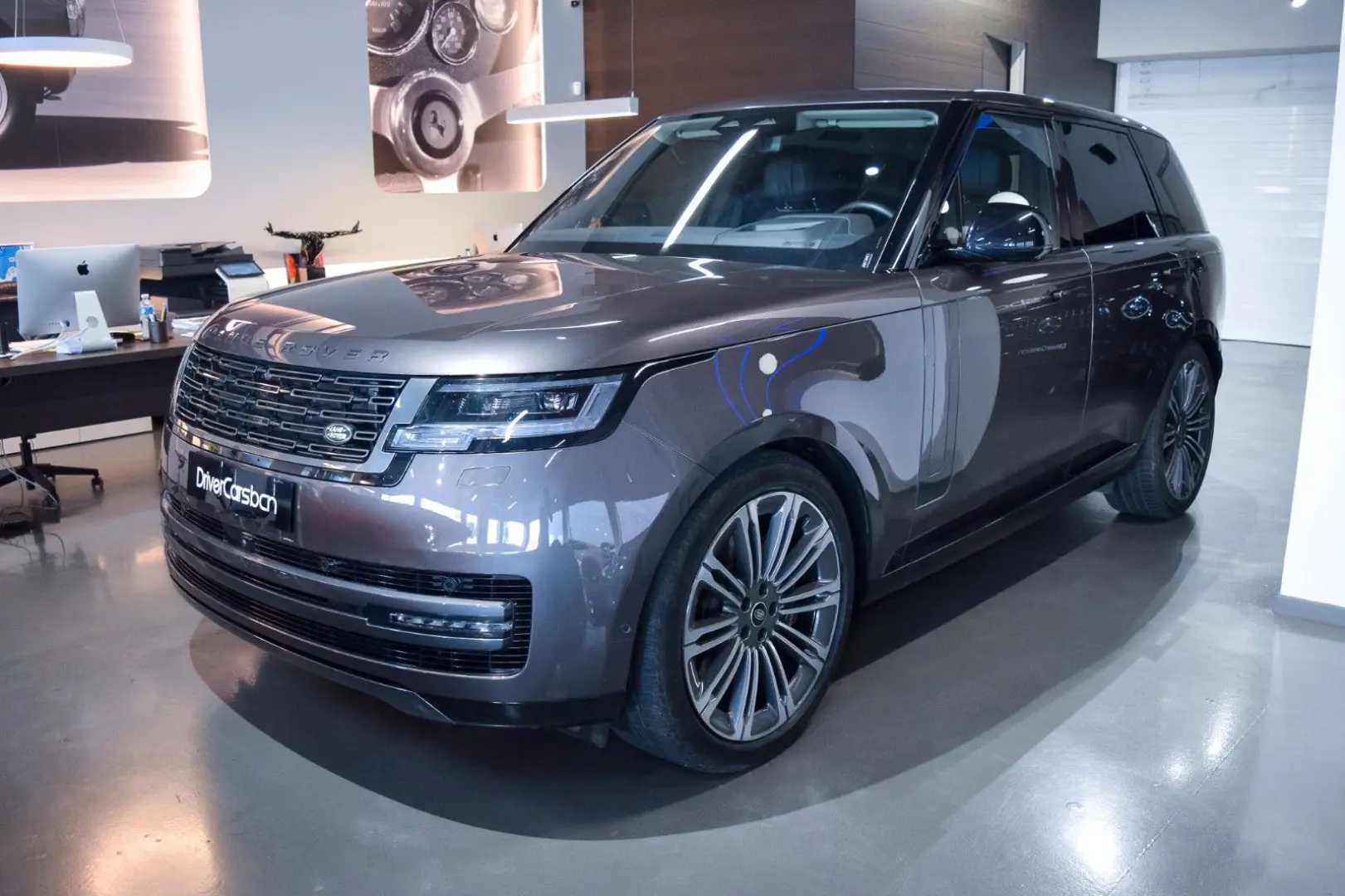 RANGE ROVER 4.4 P530 HSE - SHADOW EXTERIOR PACK