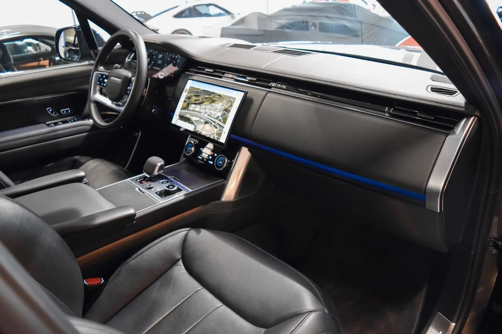 RANGE ROVER 4.4 P530 HSE - SHADOW EXTERIOR PACK