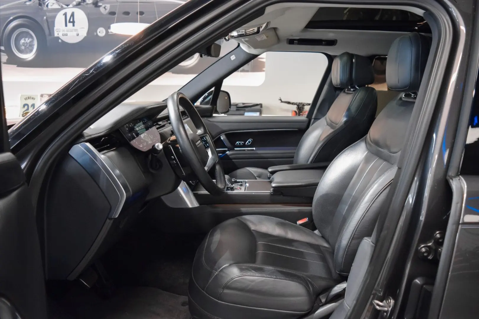 RANGE ROVER 4.4 P530 HSE - SHADOW EXTERIOR PACK