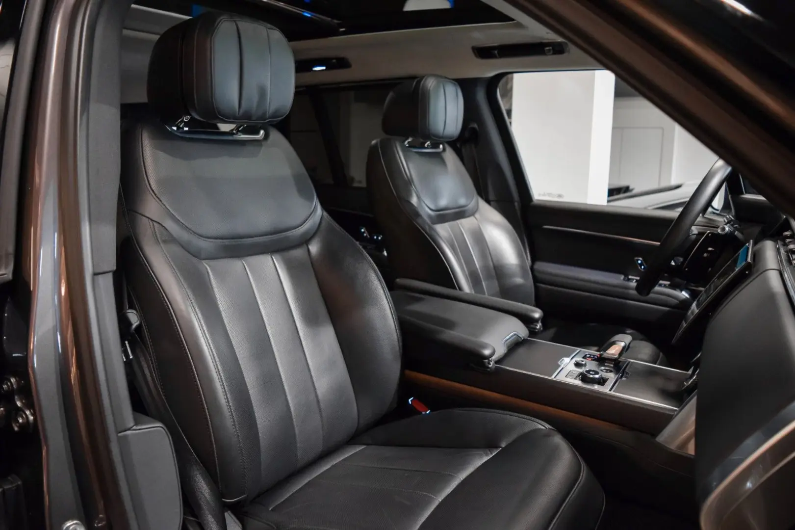 RANGE ROVER 4.4 P530 HSE - SHADOW EXTERIOR PACK