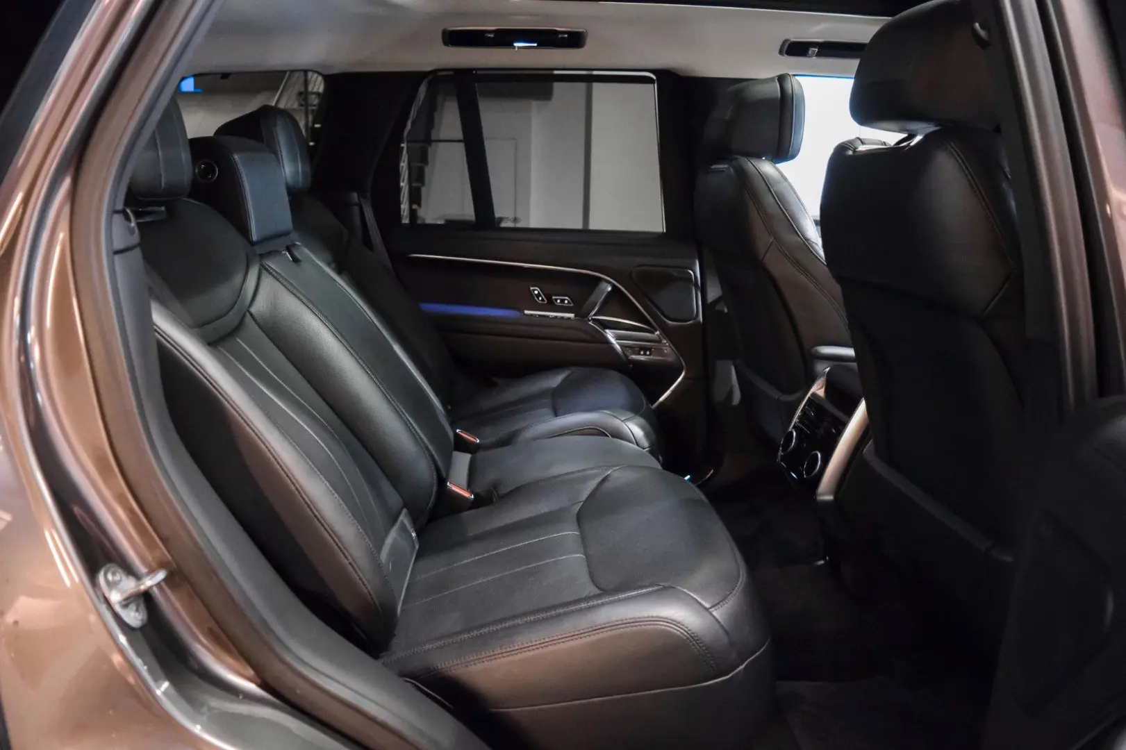 RANGE ROVER 4.4 P530 HSE - SHADOW EXTERIOR PACK