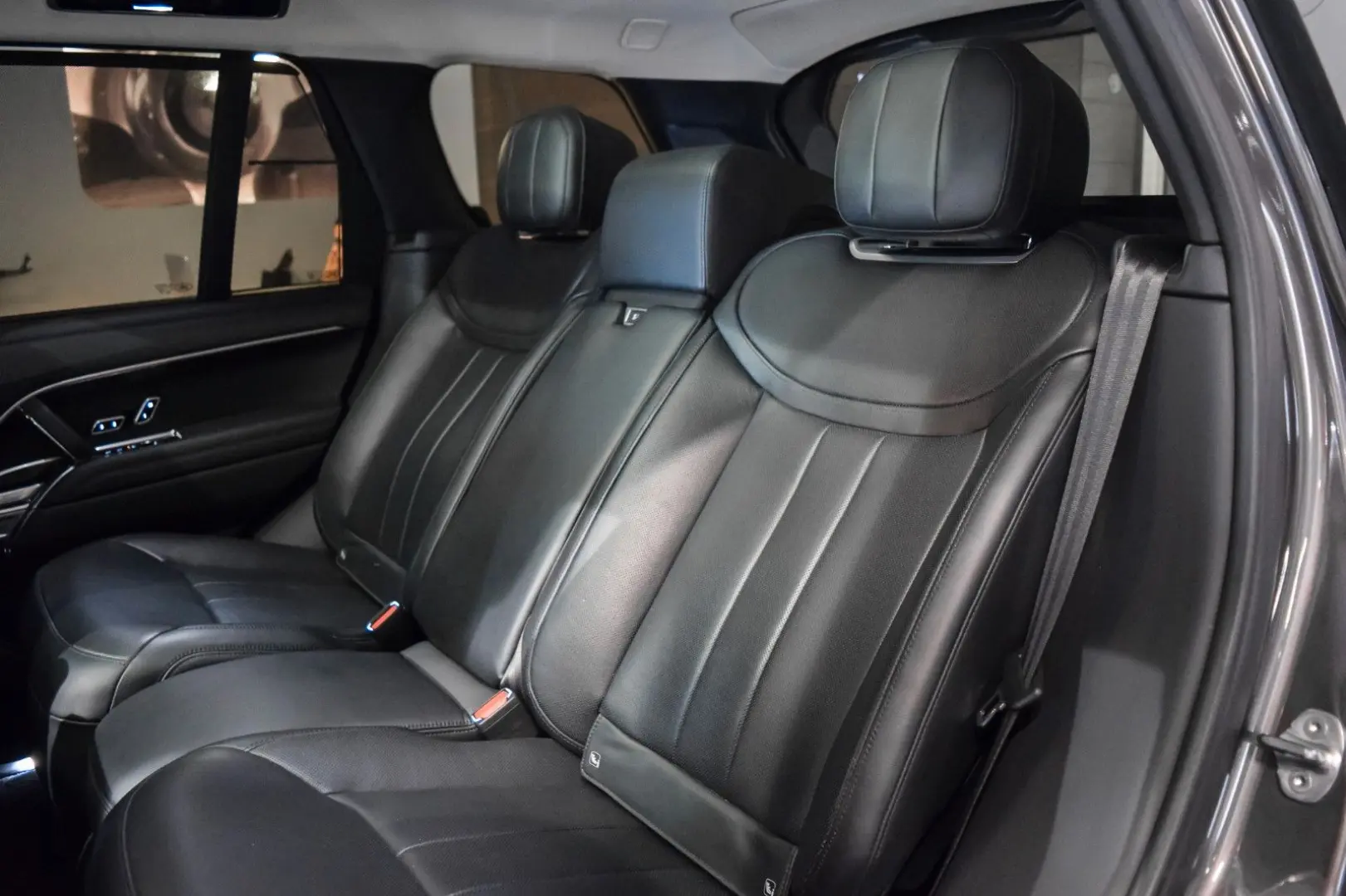 RANGE ROVER 4.4 P530 HSE - SHADOW EXTERIOR PACK