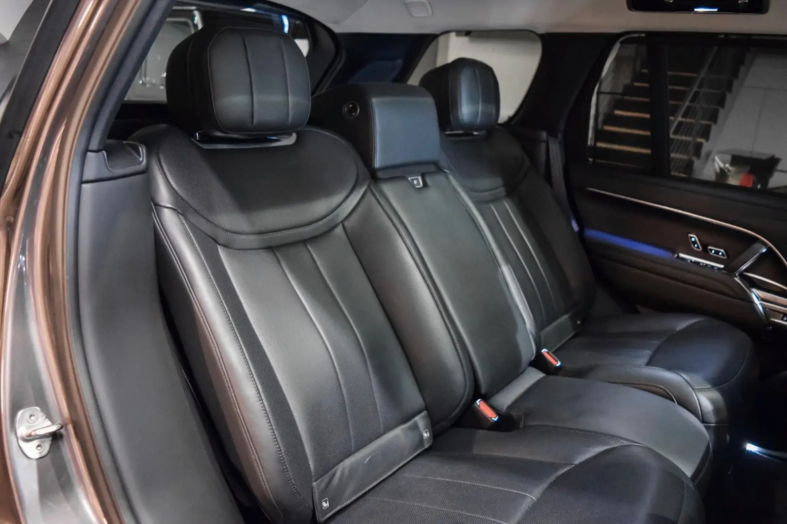 RANGE ROVER 4.4 P530 HSE - SHADOW EXTERIOR PACK