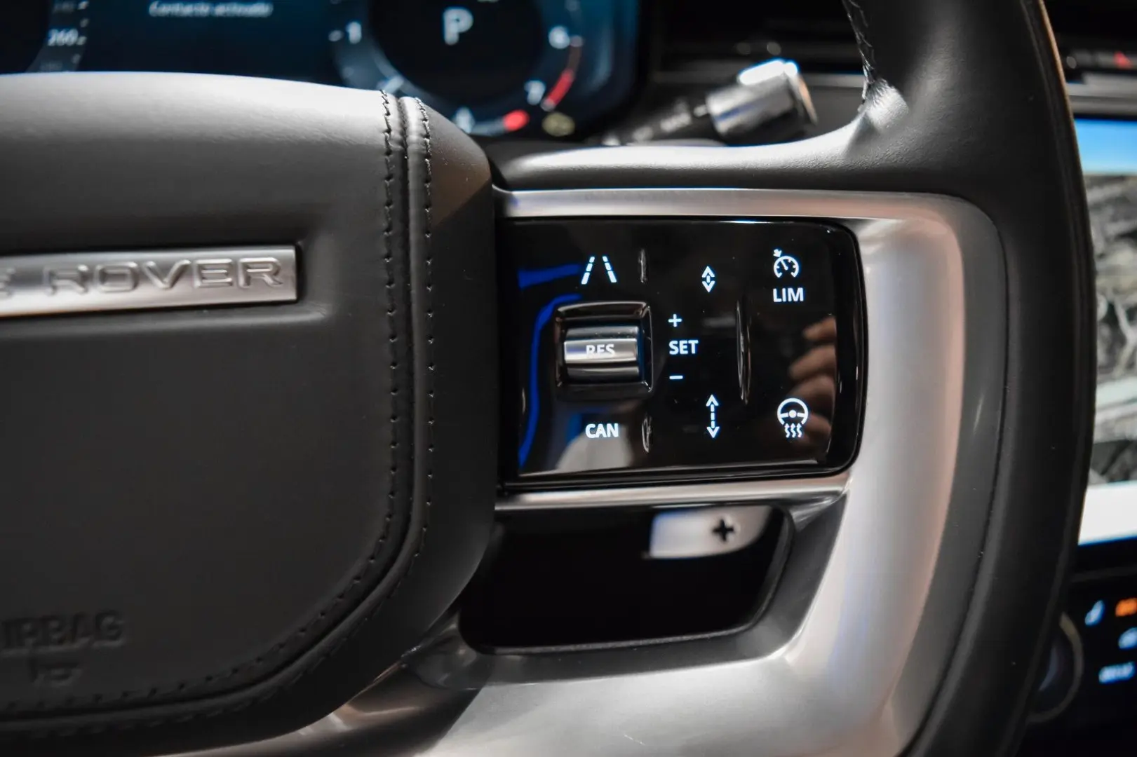 RANGE ROVER 4.4 P530 HSE - SHADOW EXTERIOR PACK